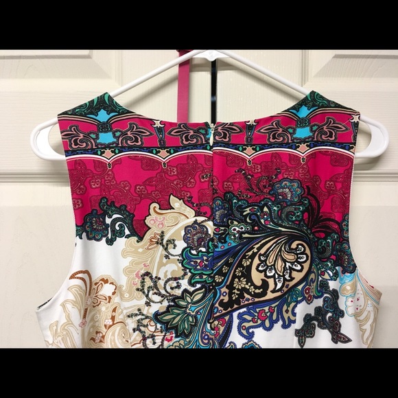 Sleeveless dress. - Picture 3 of 6